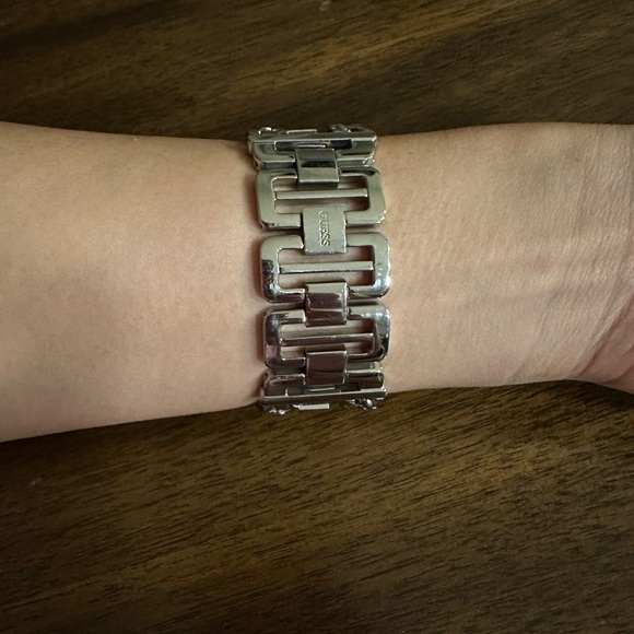 GUESS watch - Picture 3 of 5